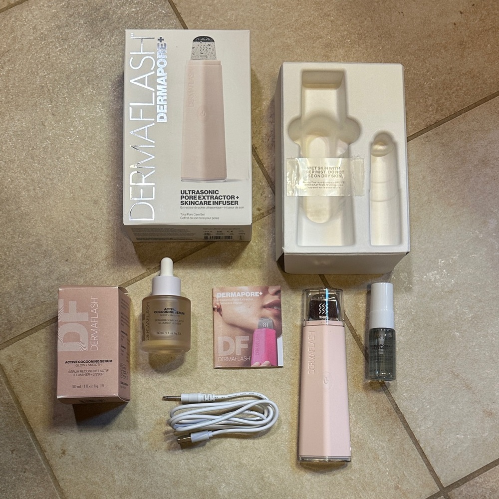 NEW DermaFlash Dermapore Ultrasonic Pore Extractor Infuser & Cocooning Serum